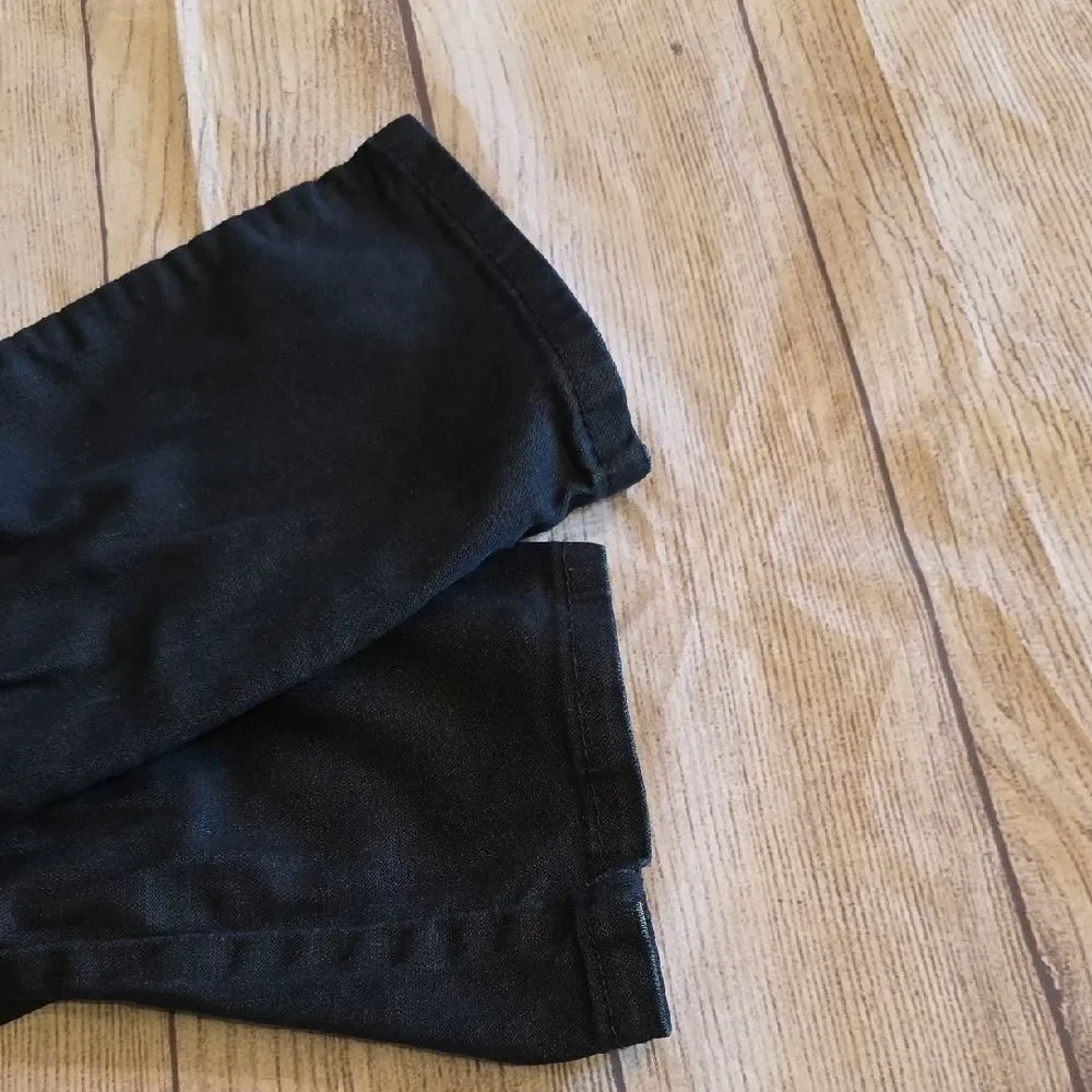 Levis these black